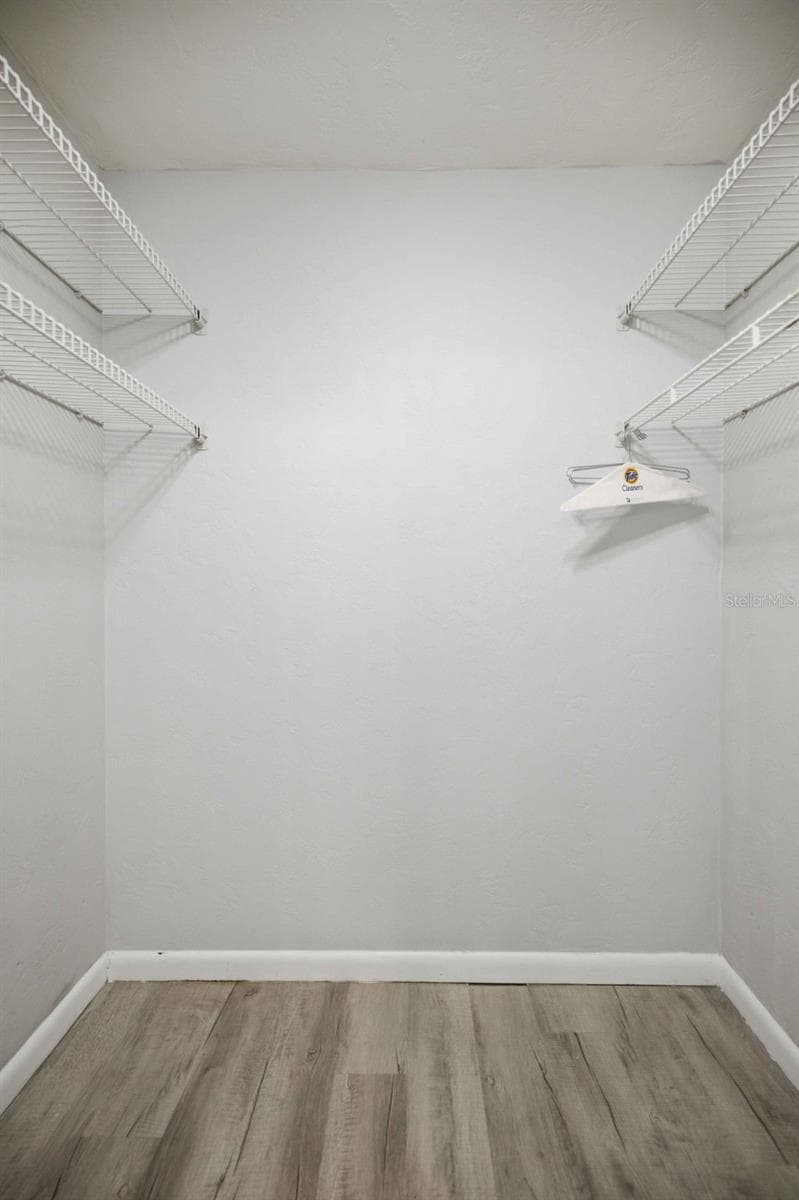 2 Walk-in Closets - 2830 SW 37TH DR, OCALA