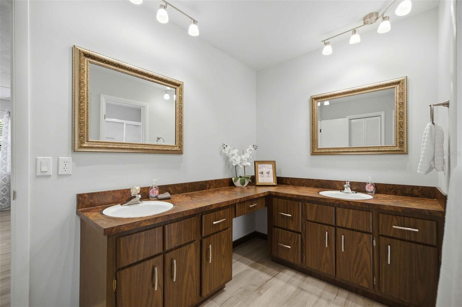 Primary Bathroom - 2830 SW 37TH DR, OCALA