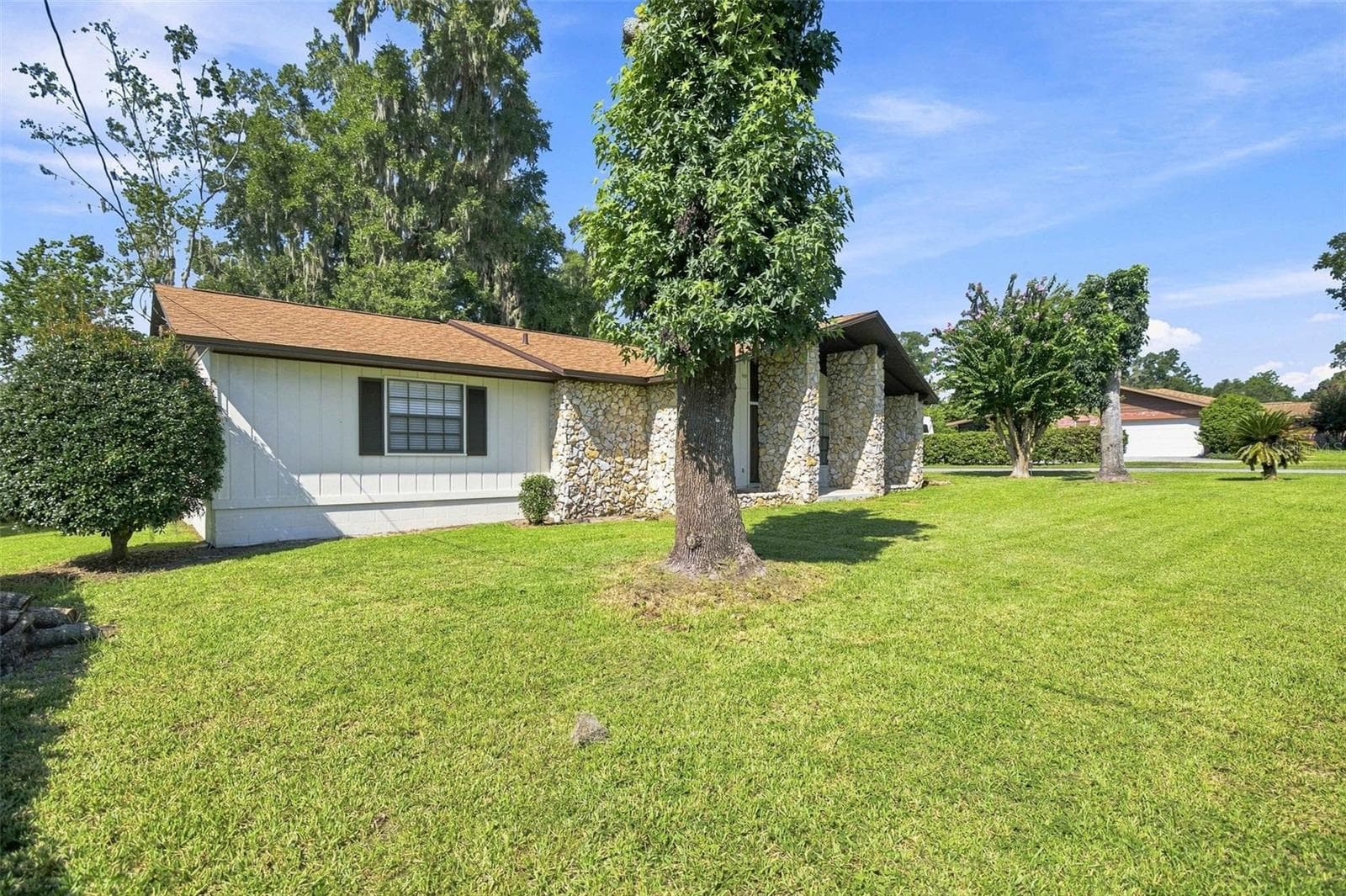 Mature well maintained trees - 2830 SW 37TH DR, OCALA