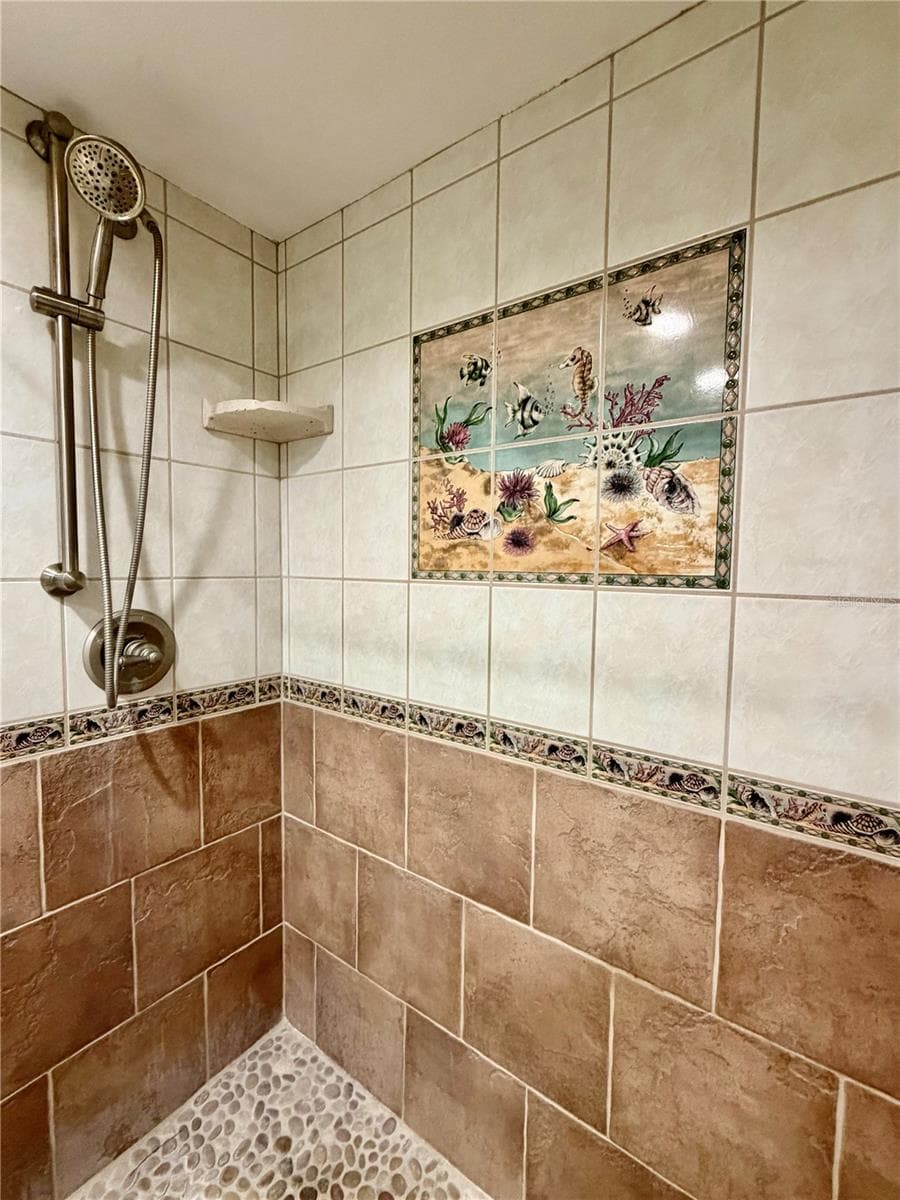 Primary Bath - Shower - 1583 REDWOOD AVE, DUNEDIN