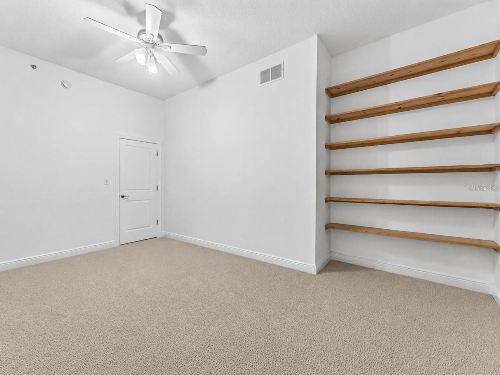 Condominium at 628 CLEVELAND ST #1507, CLEARWATER, photo 23 of 35