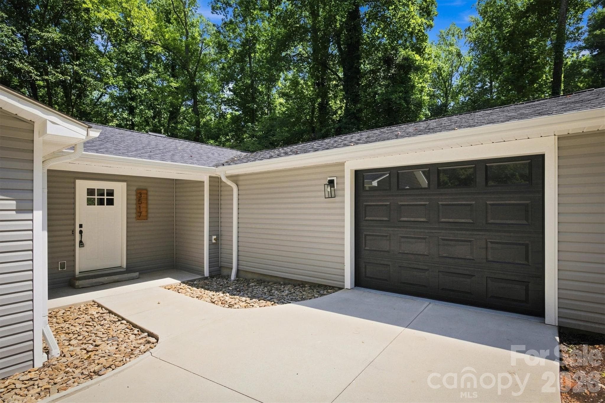 Large Garage with sealed floor. - 3517 Crestwood Drive, Morganton