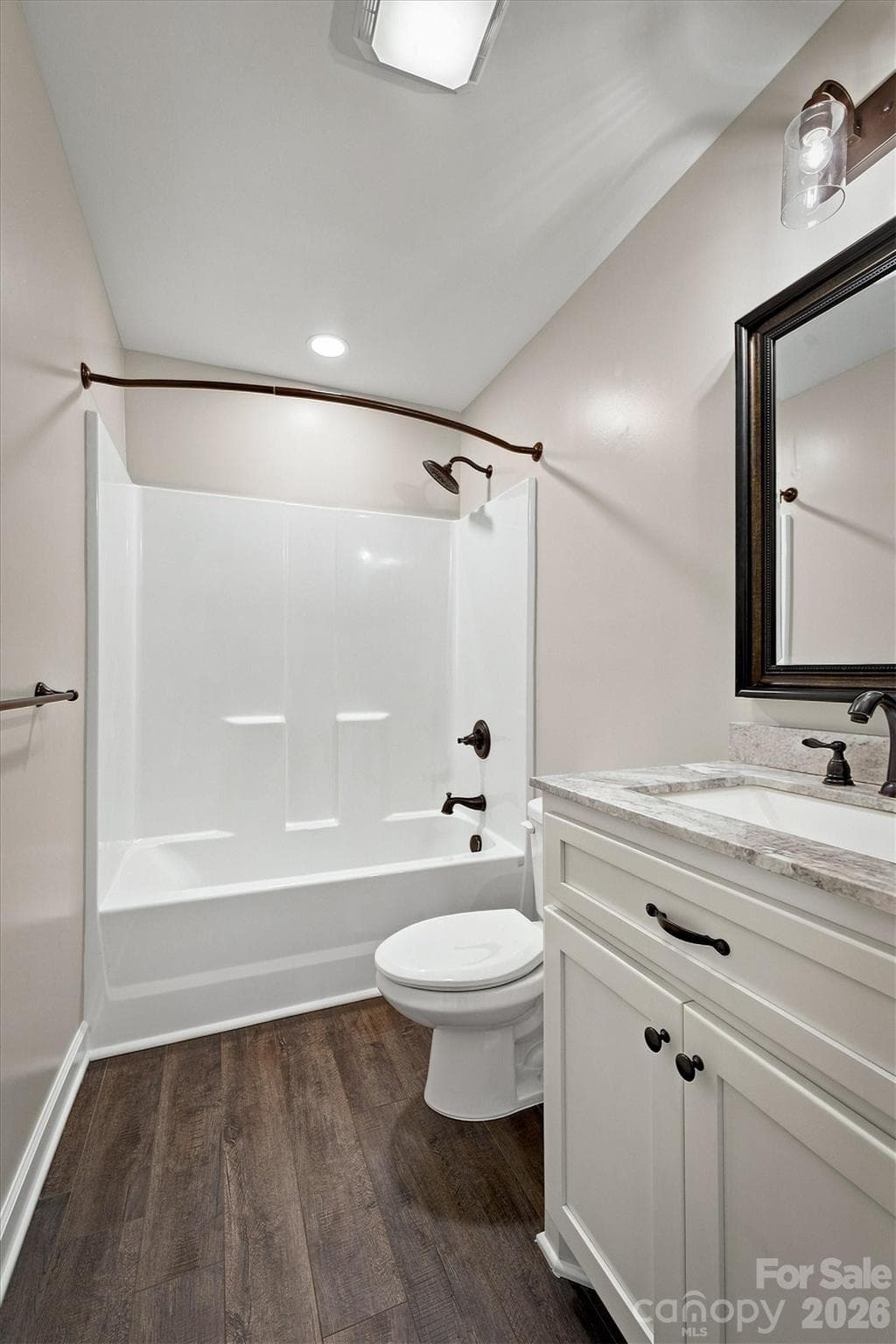 Hallway Full Bath - 3517 Crestwood Drive, Morganton