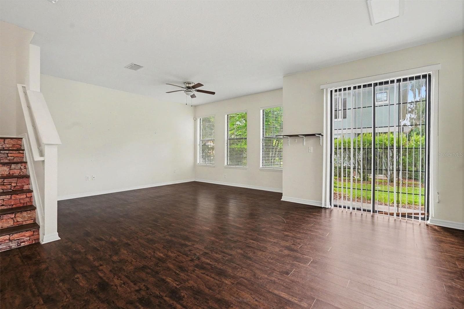 5520 Kinglethill Dr, Lithia FL 33547 - Livn=ing Room - 5520 KINGLETHILL DR, LITHIA