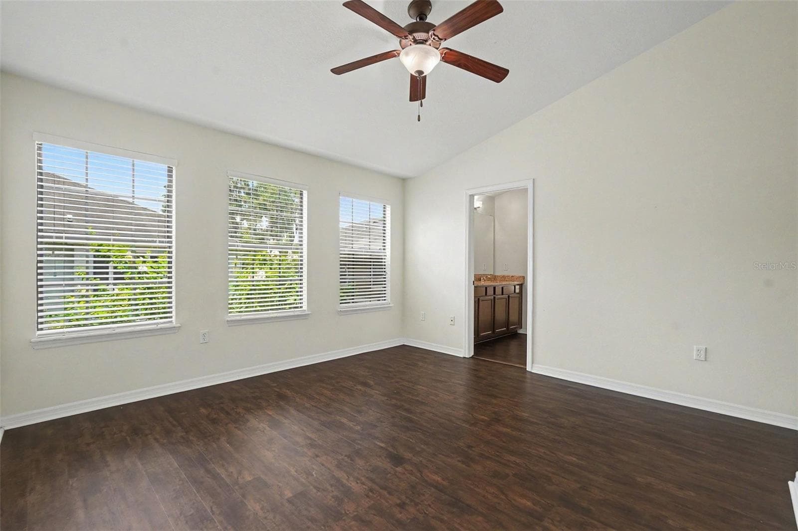5520 Kinglethill Dr, Lithia FL 33547 -  - Primary Bedroom - 5520 KINGLETHILL DR, LITHIA