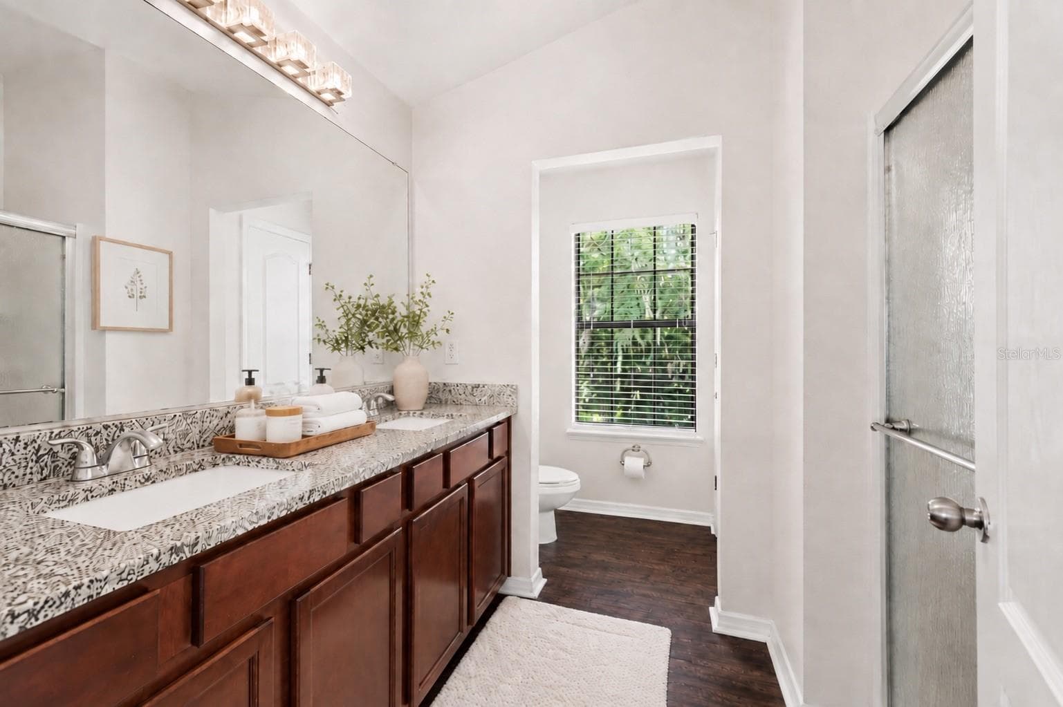 5520 Kinglethill Dr, Lithia FL 33547 - Primary Bathroom - 5520 KINGLETHILL DR, LITHIA
