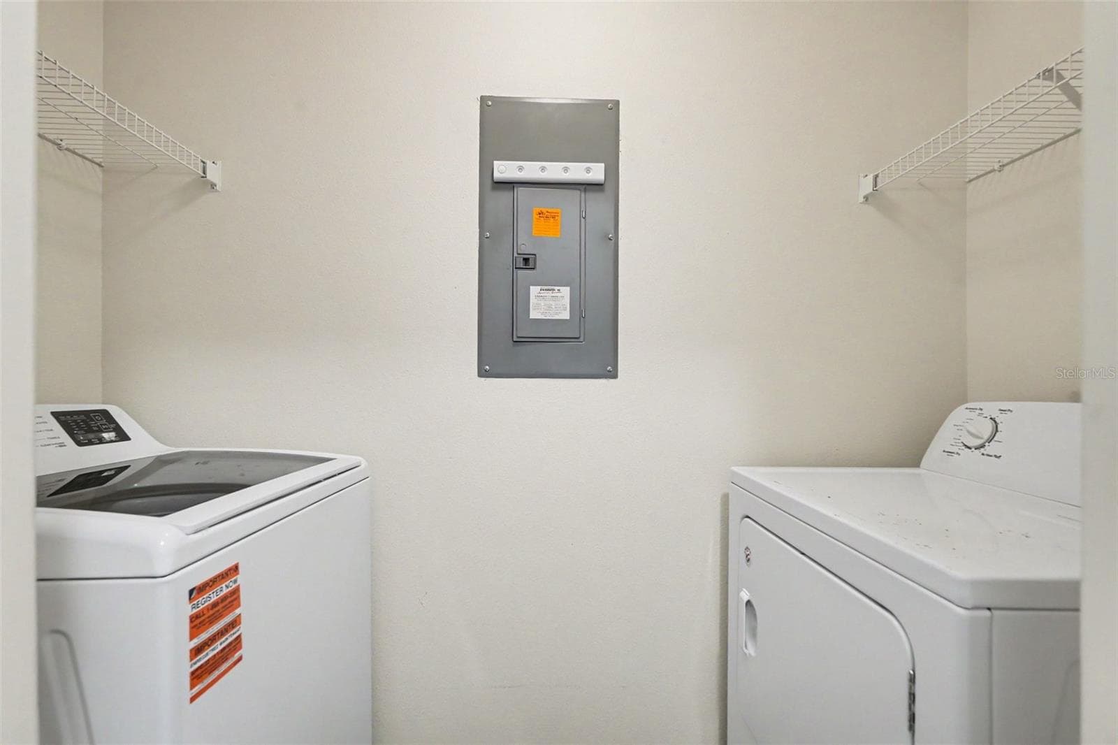 5520 Kinglethill Dr, Lithia FL 33547 - Laundry - 5520 KINGLETHILL DR, LITHIA