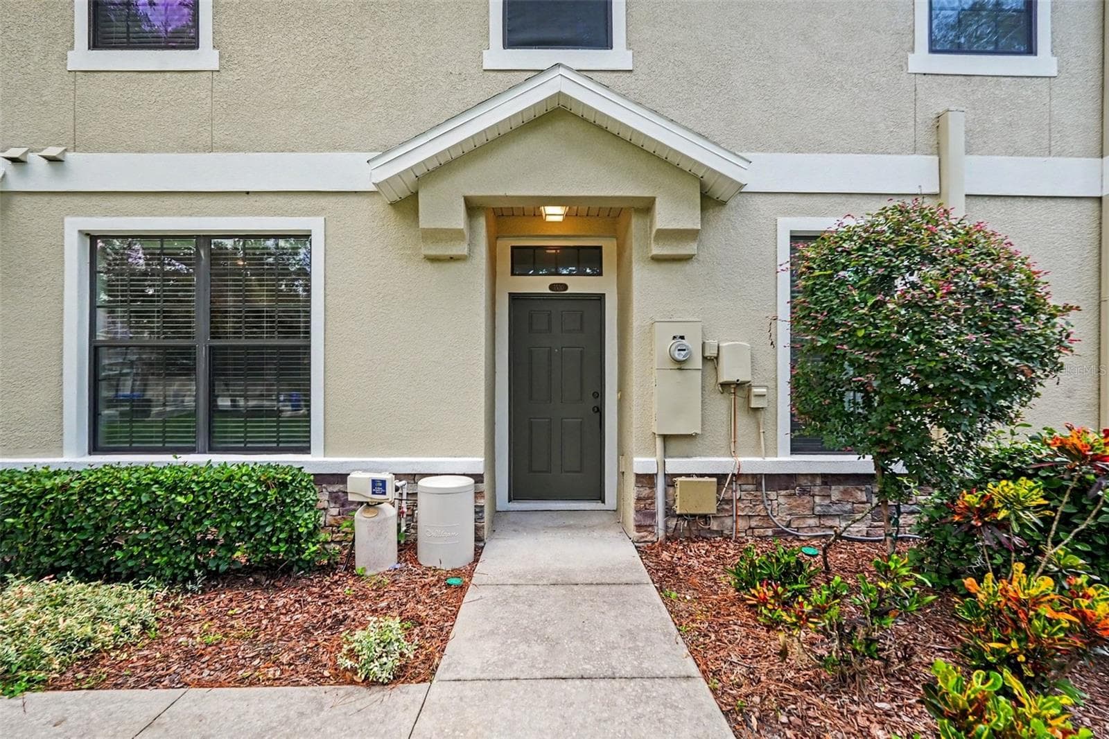 5520 Kinglethill Dr, Lithia FL 33547 - Front Door - 5520 KINGLETHILL DR, LITHIA