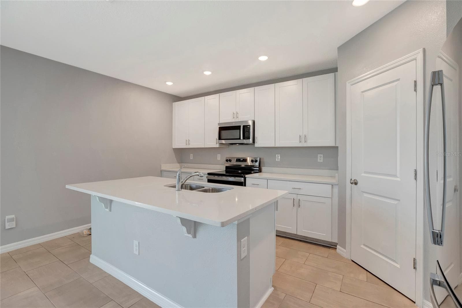 Single Family Residence at 38689 HARLOW ROSE DR, ZEPHYRHILLS, photo 11 of 49