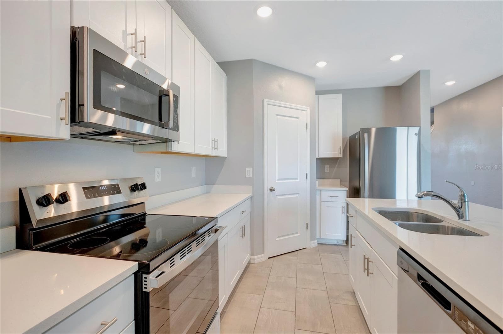 Single Family Residence at 38689 HARLOW ROSE DR, ZEPHYRHILLS, photo 15 of 49