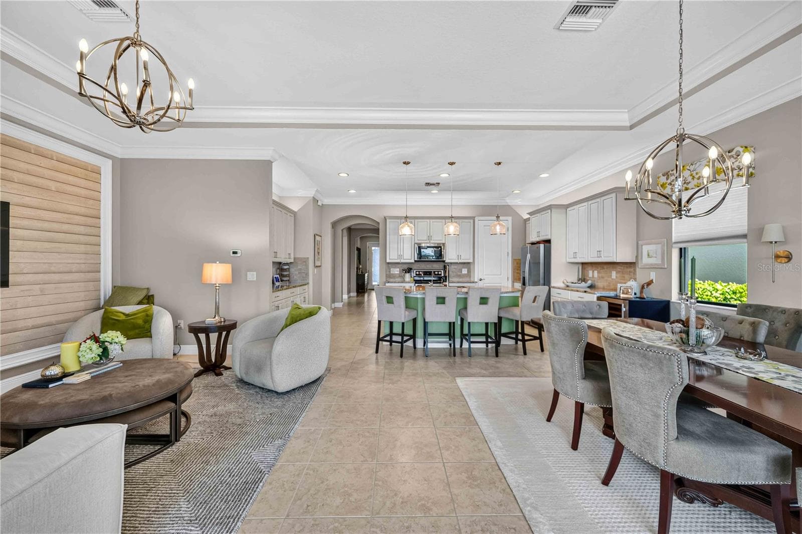 Large living open concept - 24232 GALLBERRY DR, VENICE
