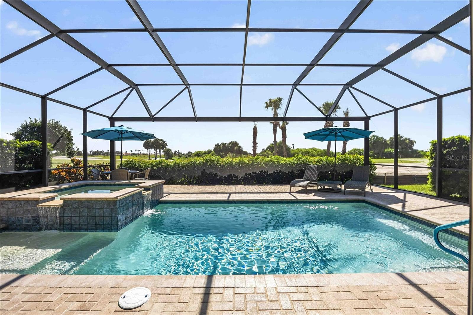 Pool, Spa, and an extra 10' on the lanai for outside living excellence - 24232 GALLBERRY DR, VENICE