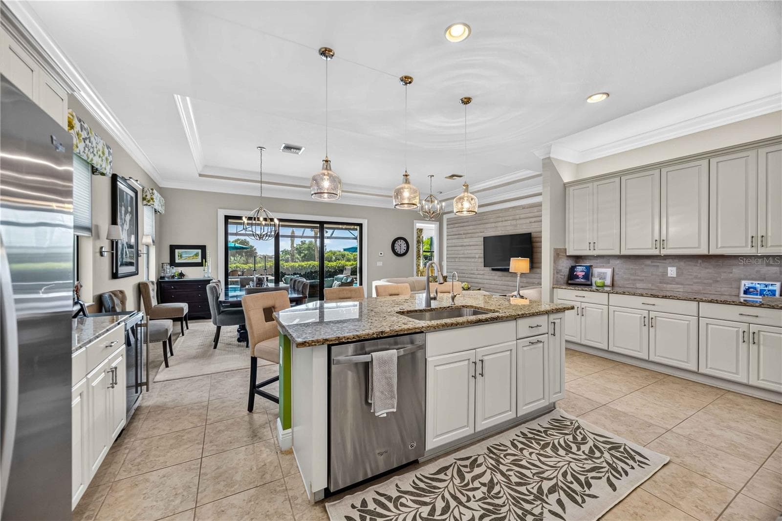 light cabinets and granite, fabulous lighting, - 24232 GALLBERRY DR, VENICE