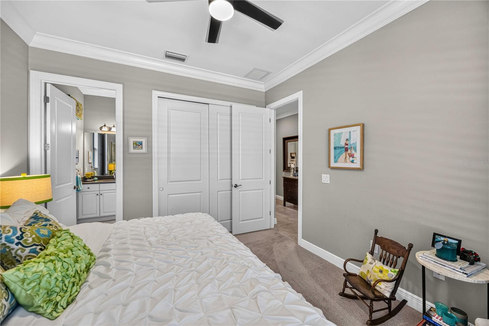 Ensuite bedroom #1 with tub/shower combination - 24232 GALLBERRY DR, VENICE
