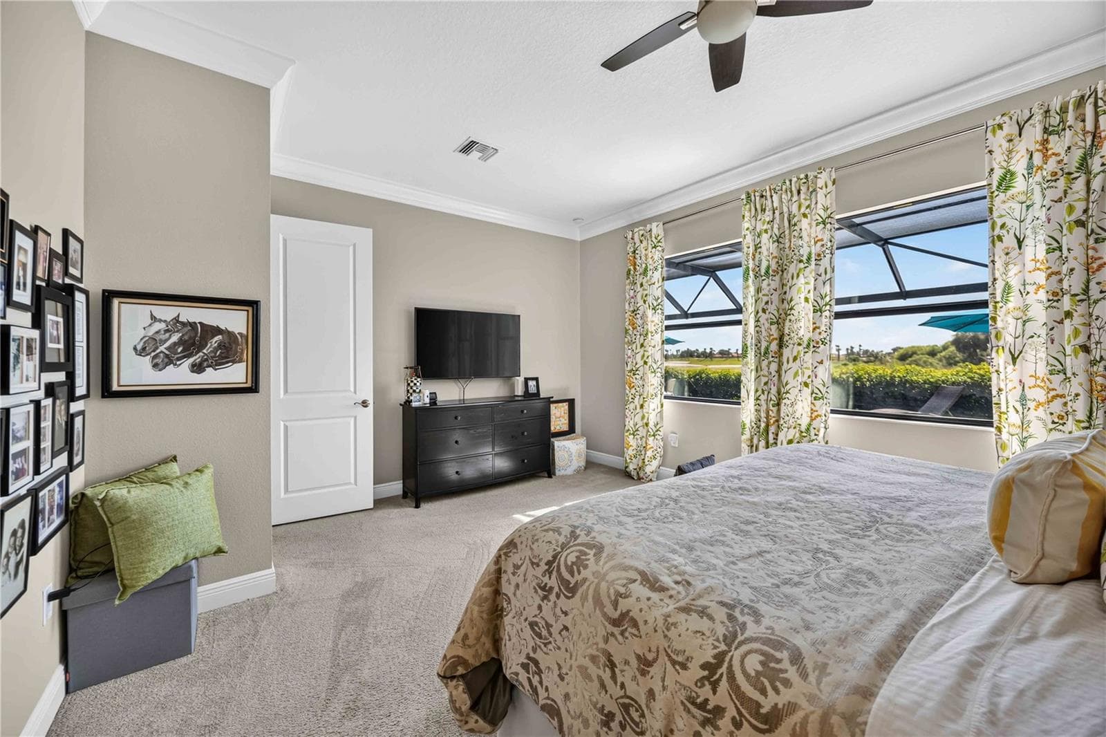 Bright and Light - 24232 GALLBERRY DR, VENICE