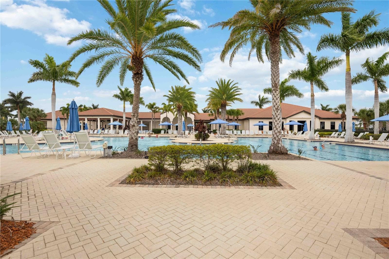 The lanai and Tiki Bar for outside dining. - 24232 GALLBERRY DR, VENICE