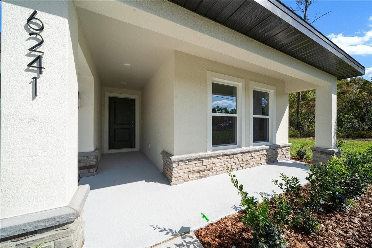Front Entry - 6241 FREEPORT DR, SPRING HILL