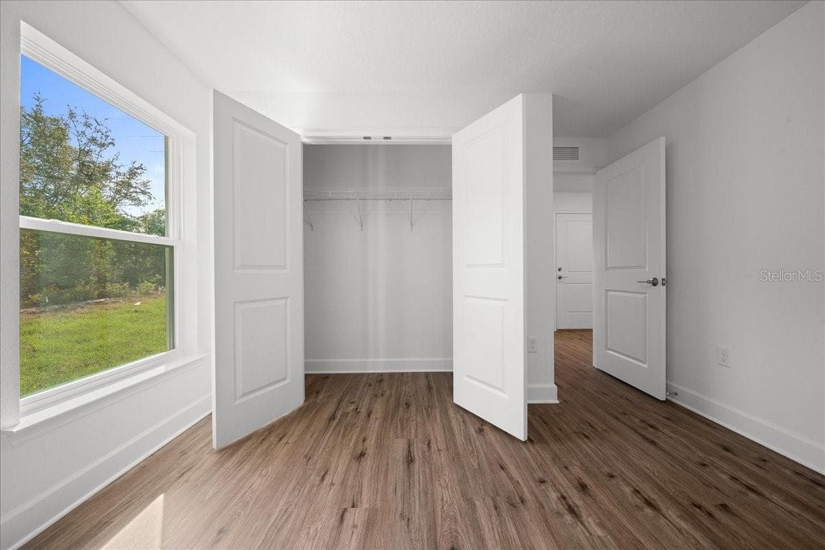 Secondary Bedroom with Closet - 6241 FREEPORT DR, SPRING HILL