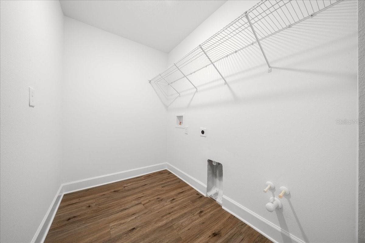 Laundry room - 6241 FREEPORT DR, SPRING HILL