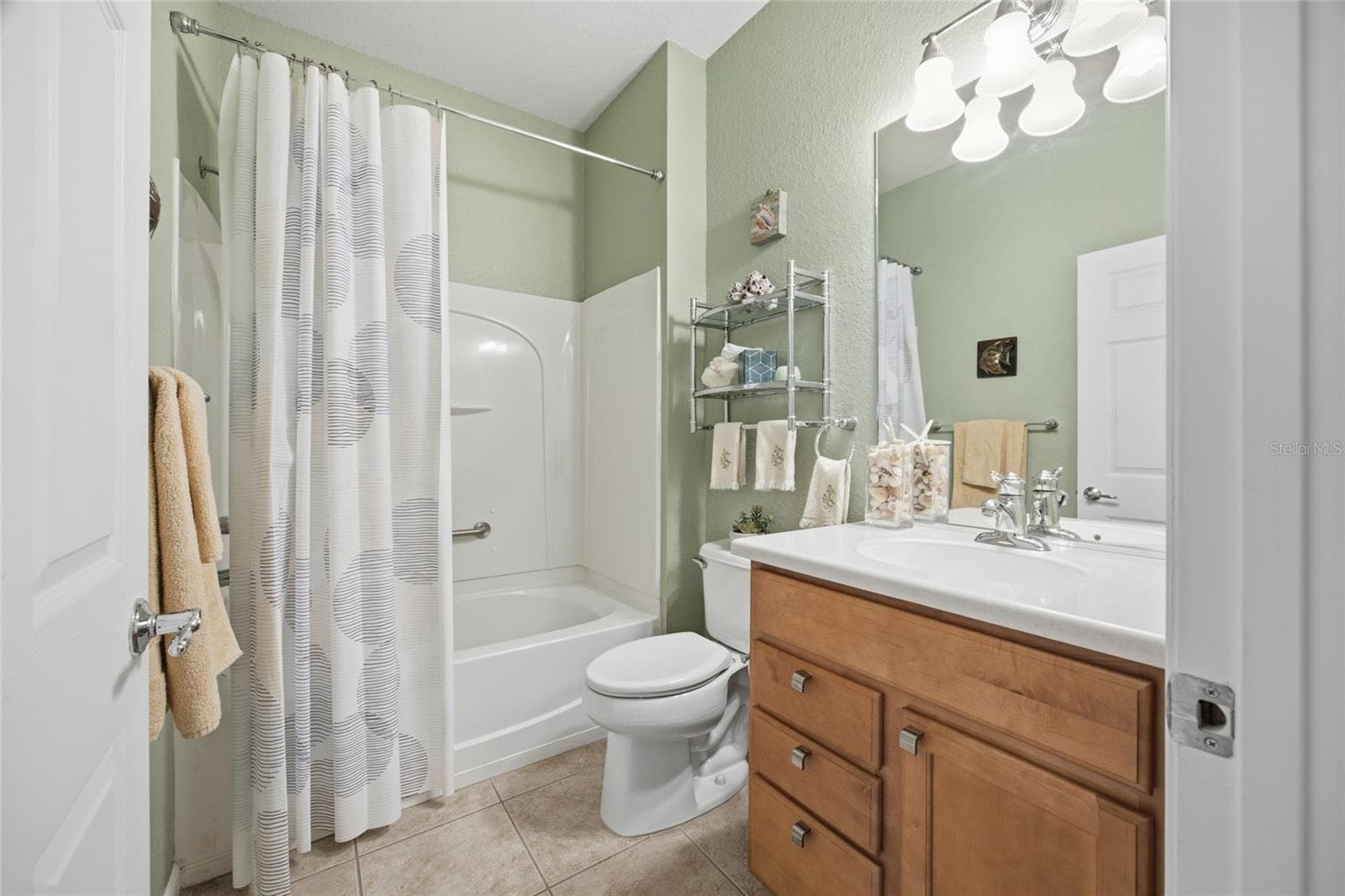 guest bath - 9457 SW 66TH LOOP, OCALA