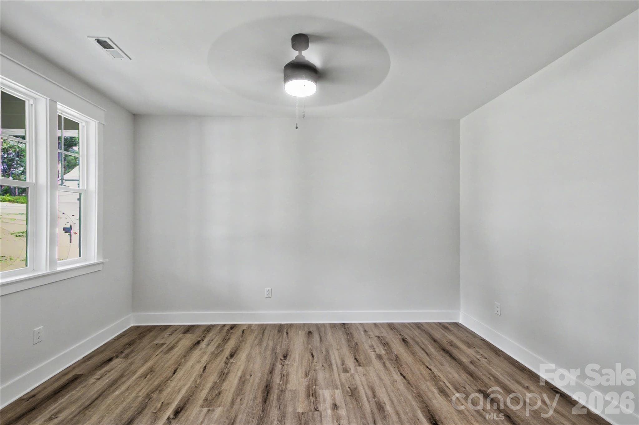 Single Family Residence at 3201 Timber Run Lane, Maiden, photo 4 of 40