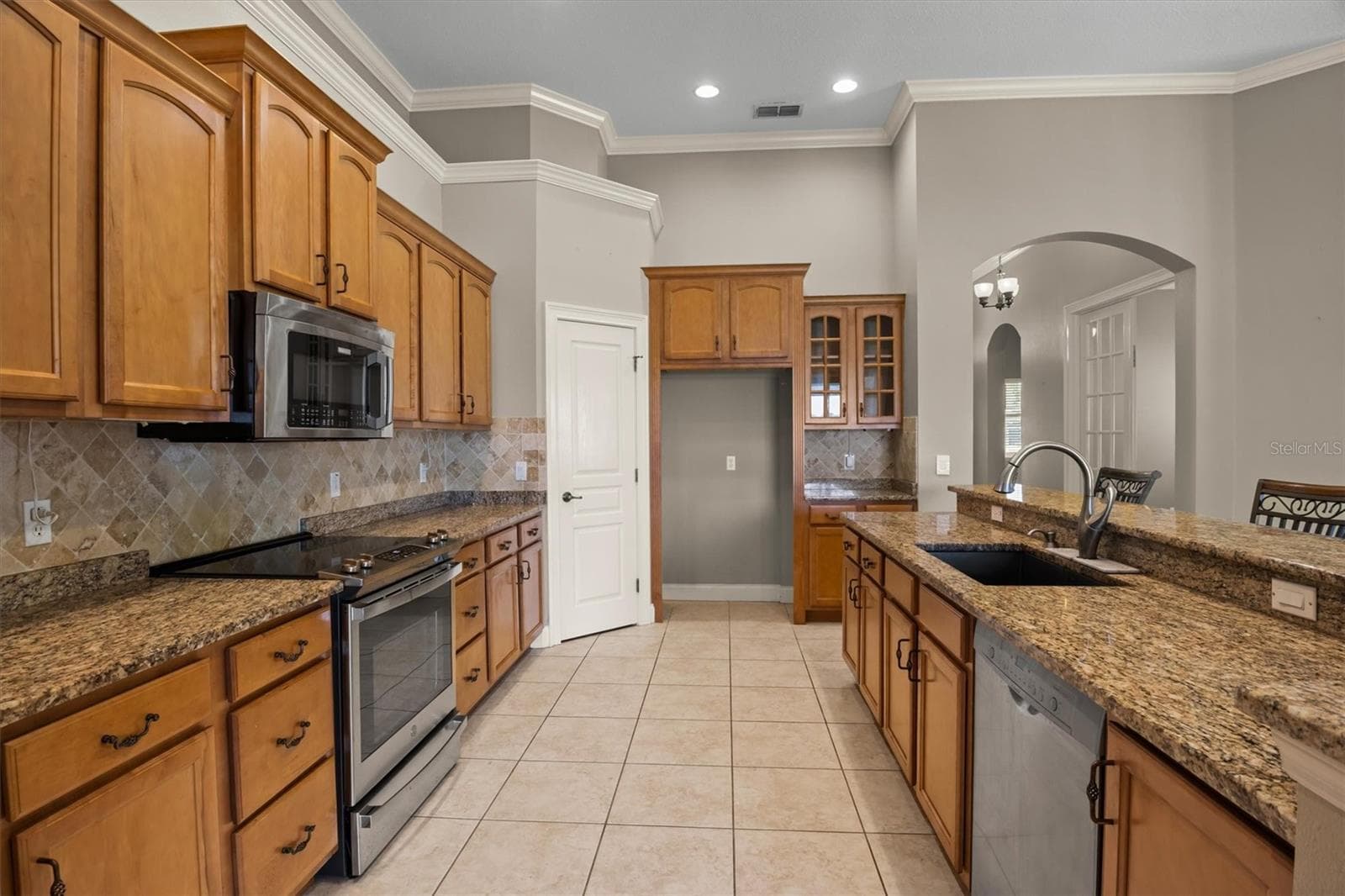 Kitchen - 8281 LAKE JAMES DR, LAKELAND