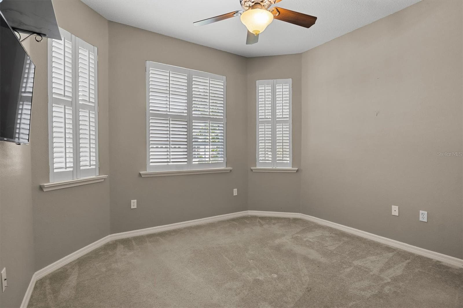 Guest Bedroom - 8281 LAKE JAMES DR, LAKELAND