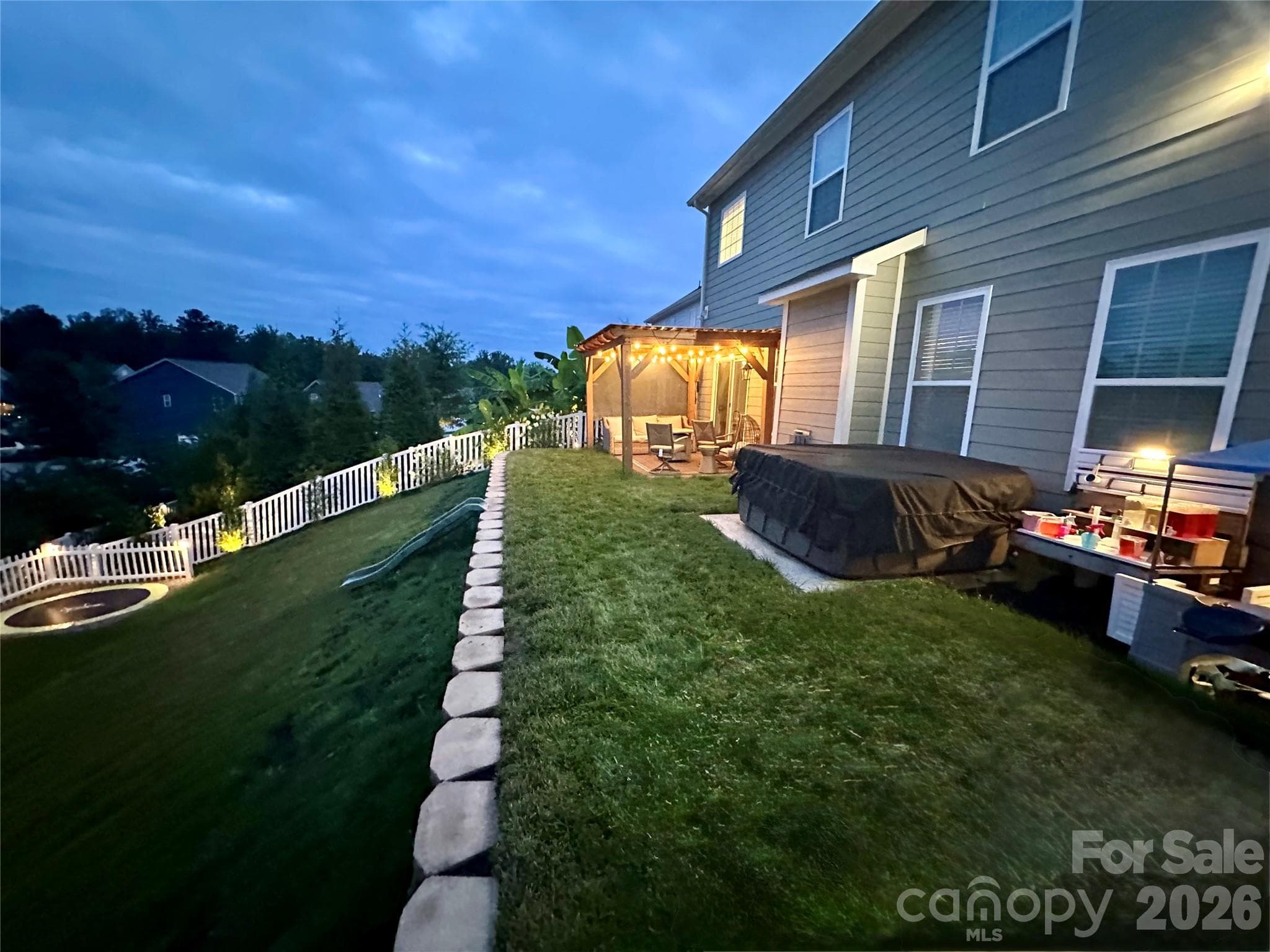 Single Family Residence at 172 Longleaf Drive, Mooresville, photo 3 of 36