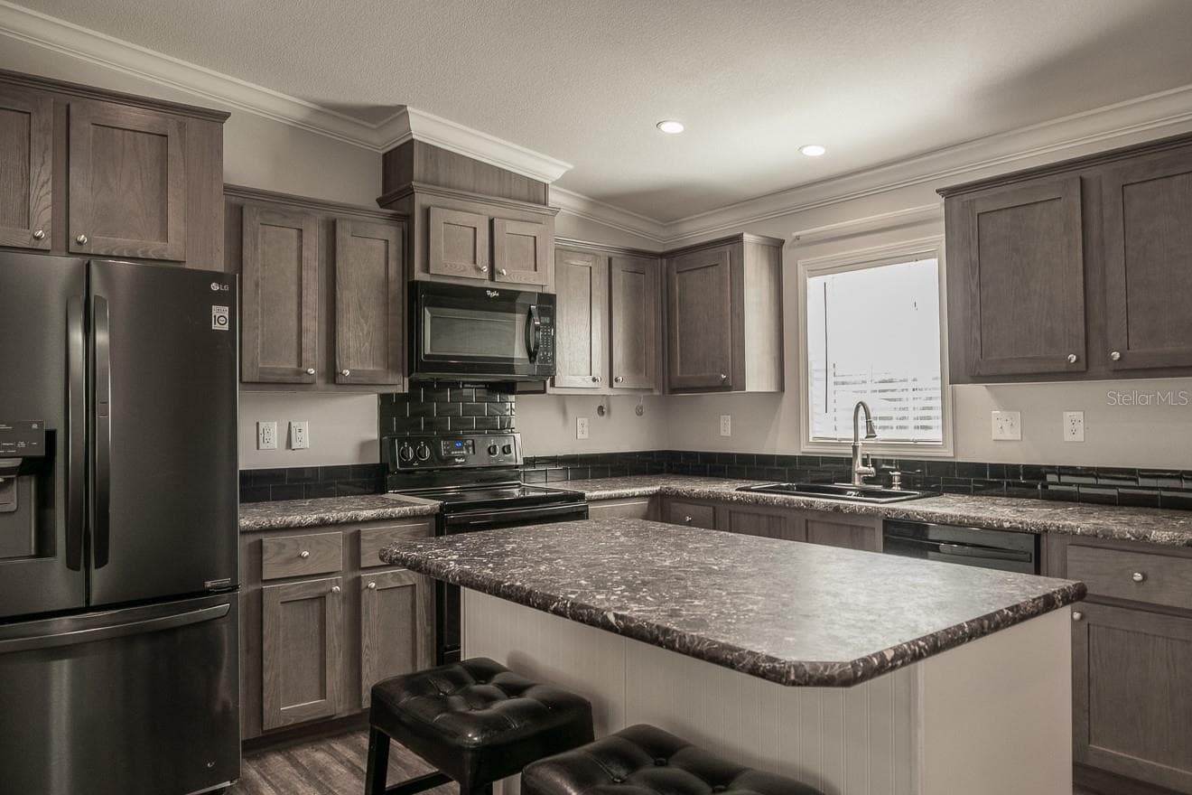 Manufactured Home at 9343 SCEPTER AVE, BROOKSVILLE, photo 12 of 44