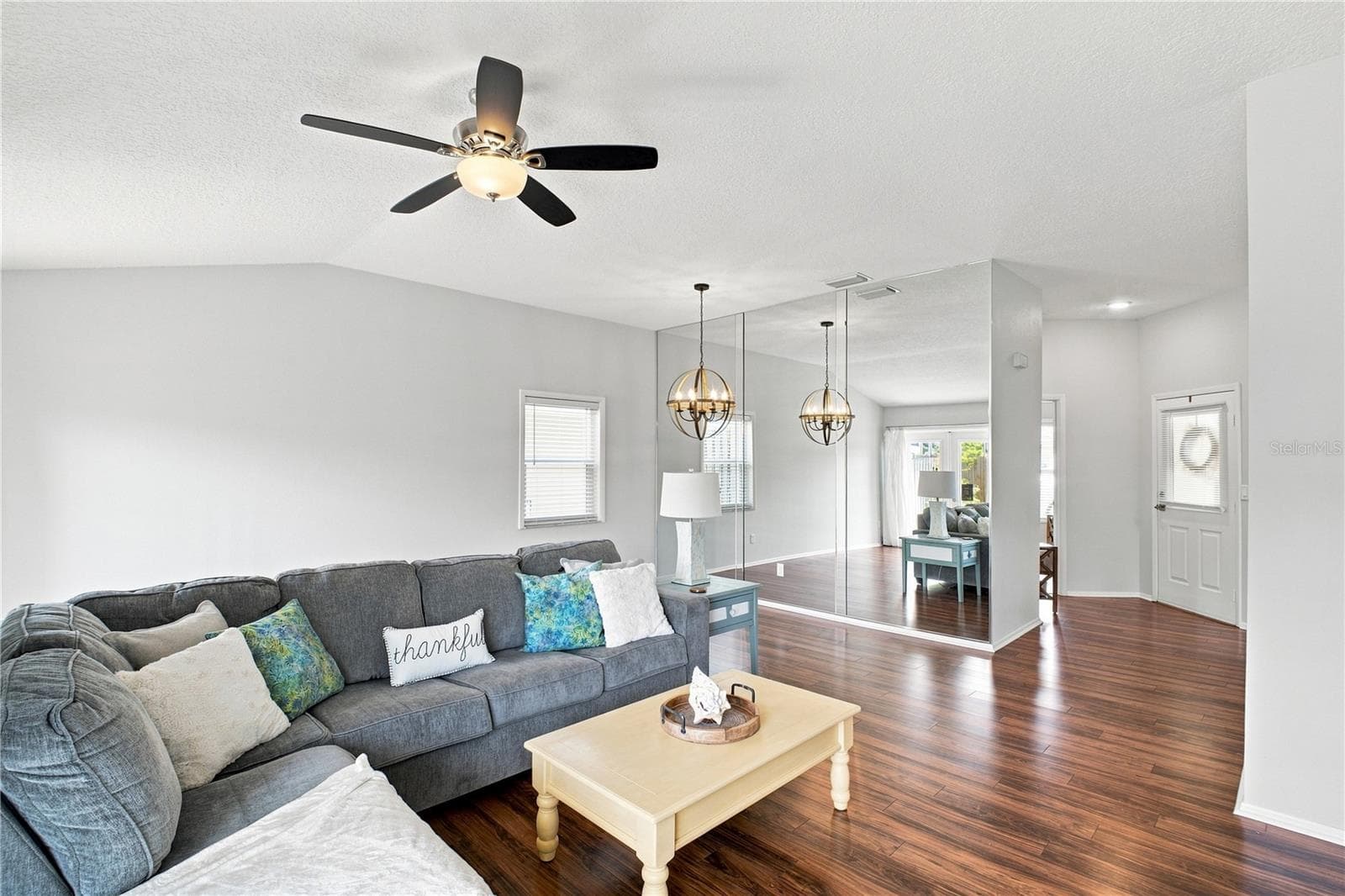 Single Family Residence at 864 FRANKLIN CIR, PALM HARBOR, photo 16 of 33