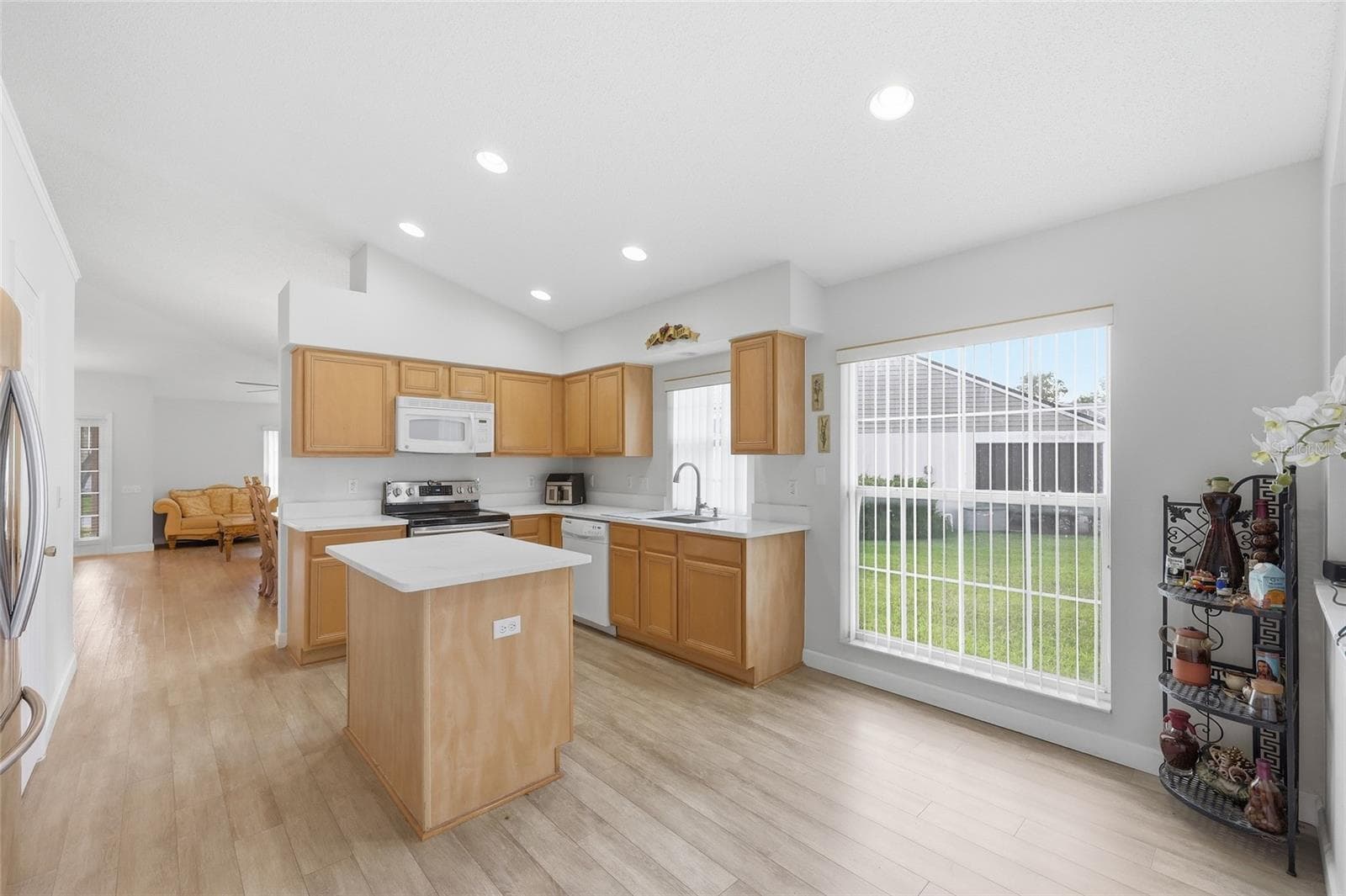 Single Family Residence at 115 N WEATHERSFIELD AVE, ALTAMONTE SPRINGS, photo 14 of 30