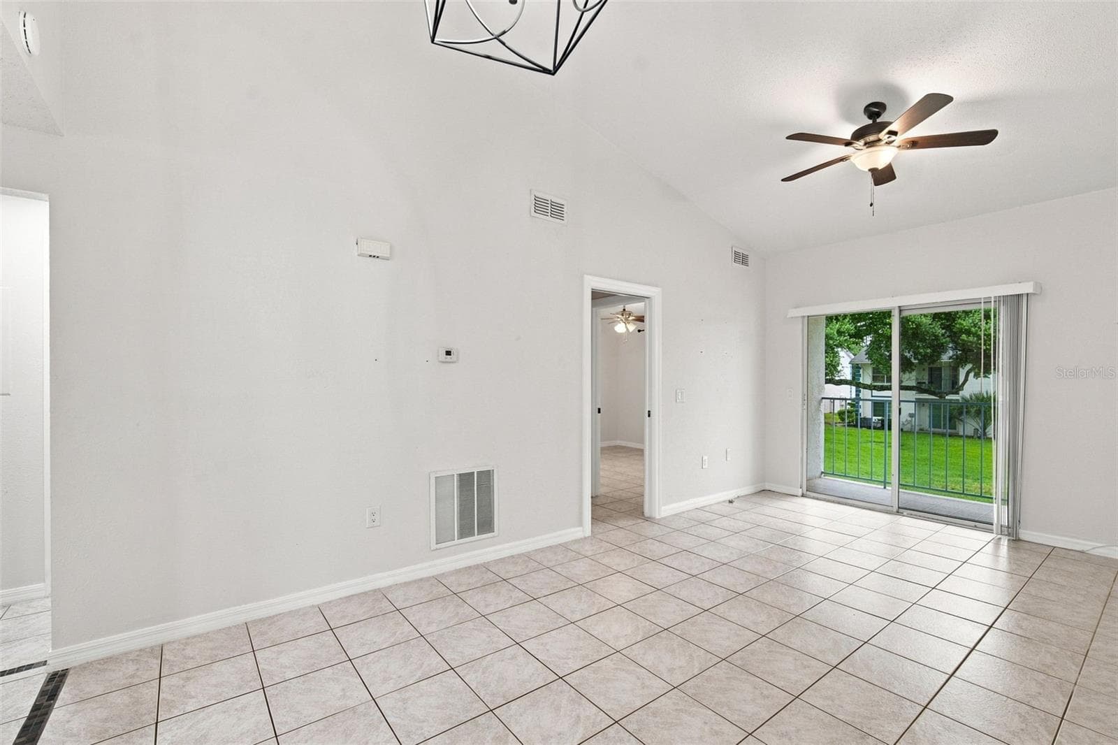 Condominium at 5005 BORDEAUX VILLAGE PL #202, TAMPA, photo 6 of 38