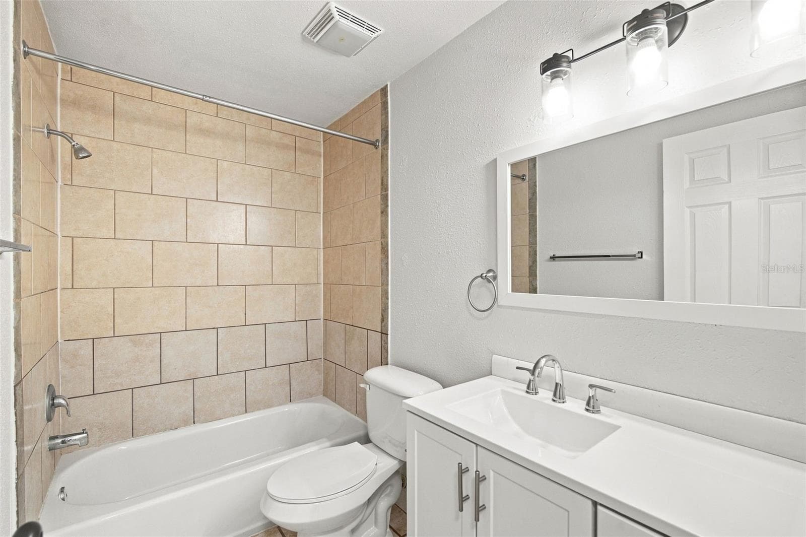 Condominium at 5005 BORDEAUX VILLAGE PL #202, TAMPA, photo 12 of 38
