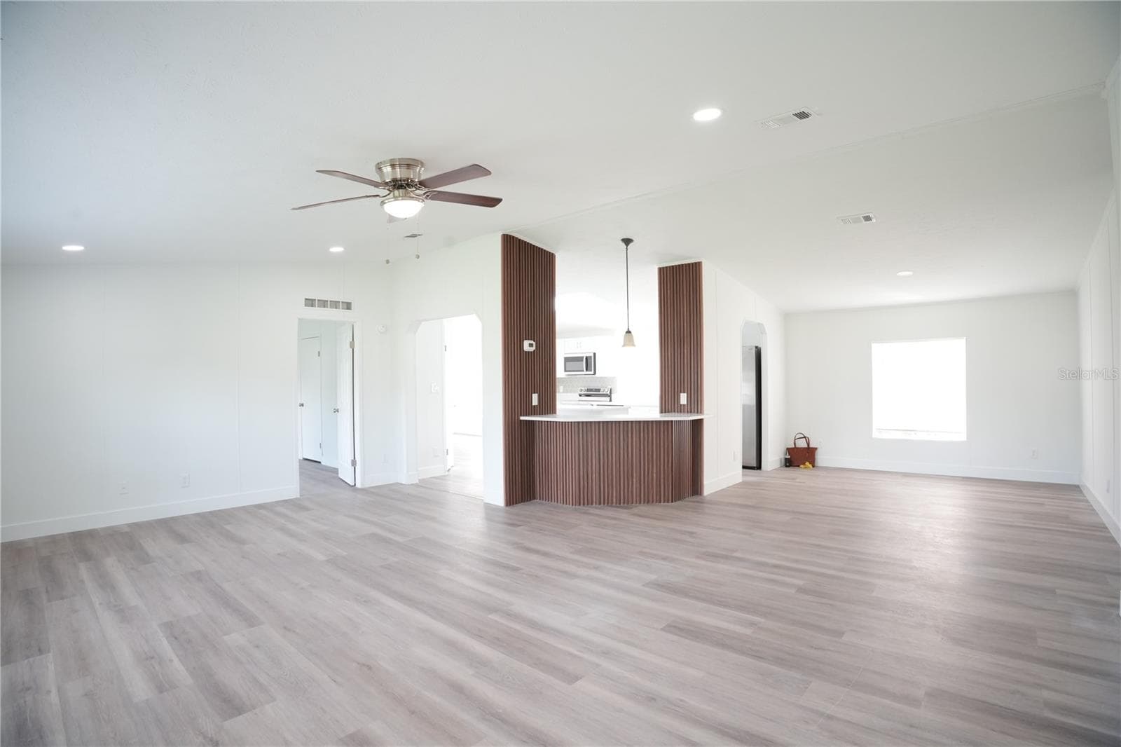 Manufactured Home at 1124 DARA CAY DR, KISSIMMEE, photo 6 of 29