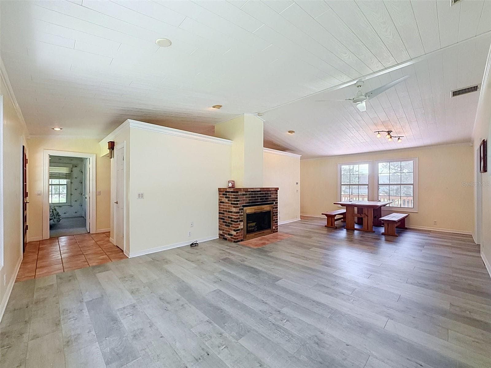 Single Family Residence at 11 PATRICIA RD, YANKEETOWN, photo 8 of 87