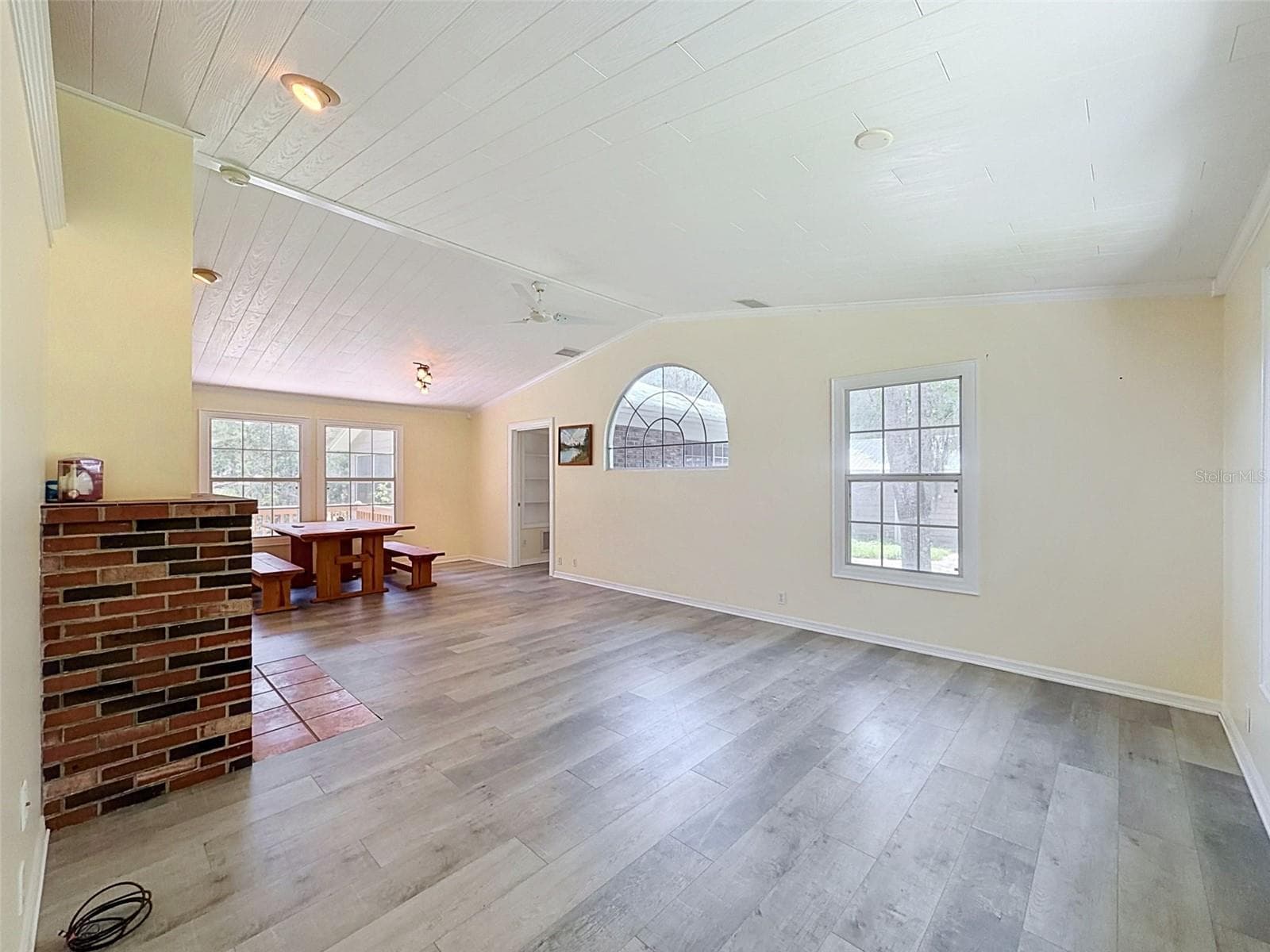 Single Family Residence at 11 PATRICIA RD, YANKEETOWN, photo 9 of 87