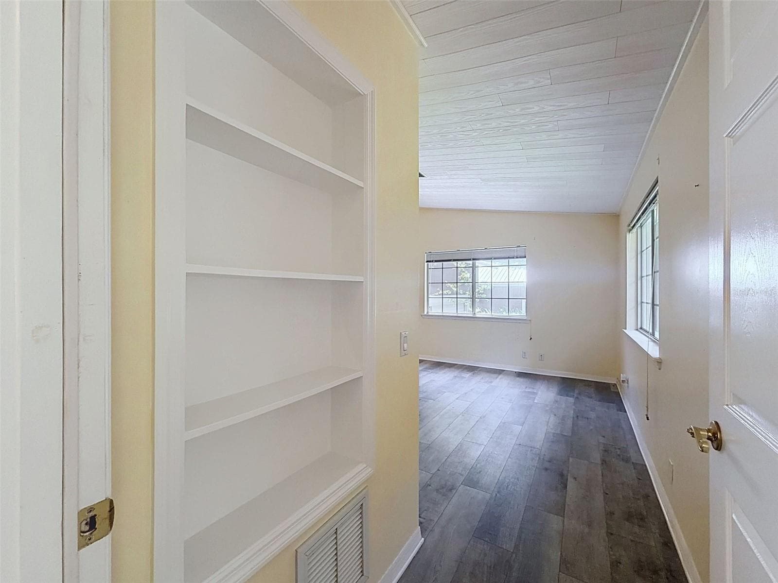 Single Family Residence at 11 PATRICIA RD, YANKEETOWN, photo 11 of 87
