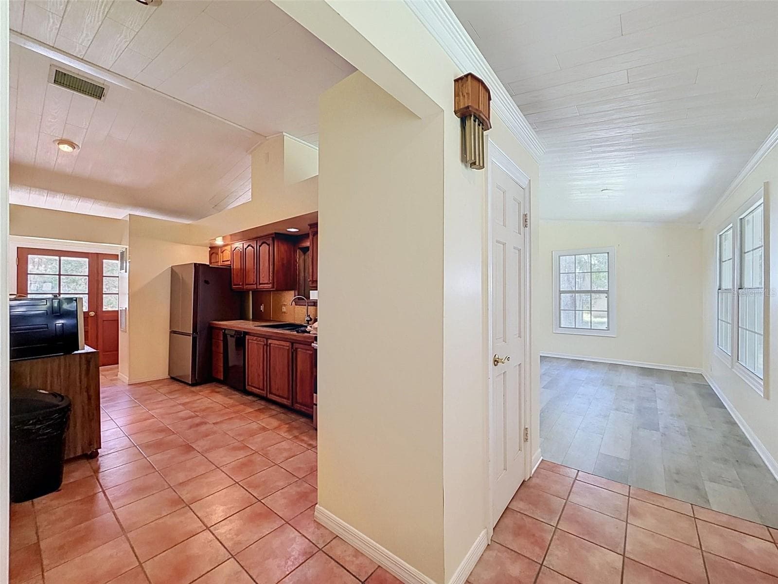 Single Family Residence at 11 PATRICIA RD, YANKEETOWN, photo 17 of 87