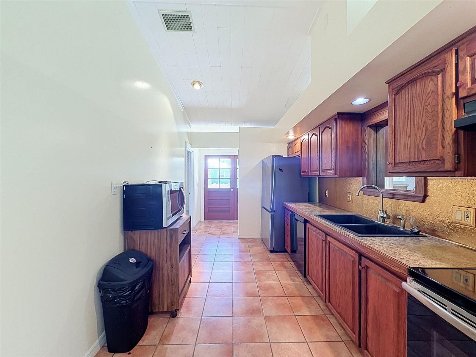 Single Family Residence at 11 PATRICIA RD, YANKEETOWN, photo 18 of 87