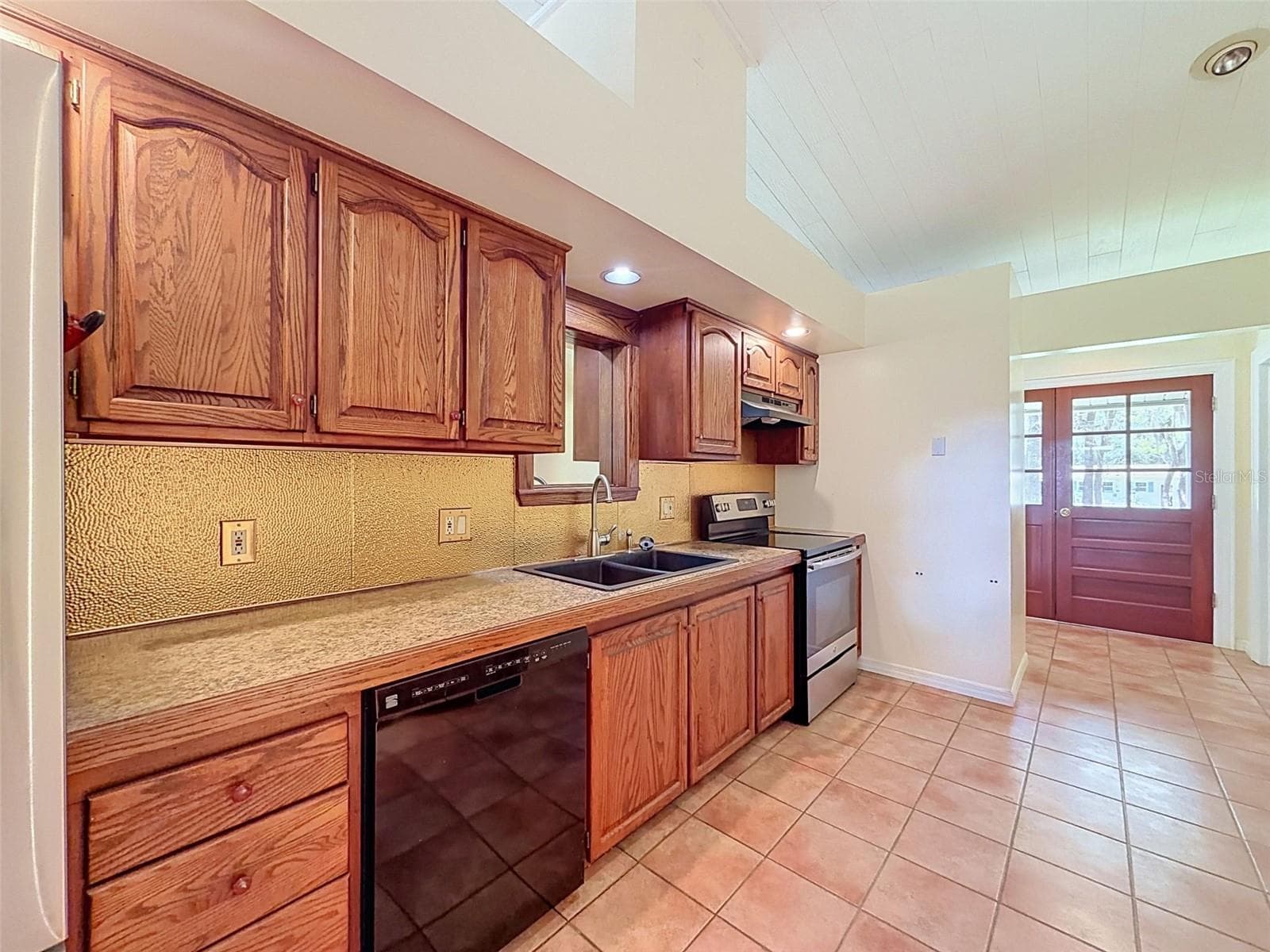 Single Family Residence at 11 PATRICIA RD, YANKEETOWN, photo 21 of 87