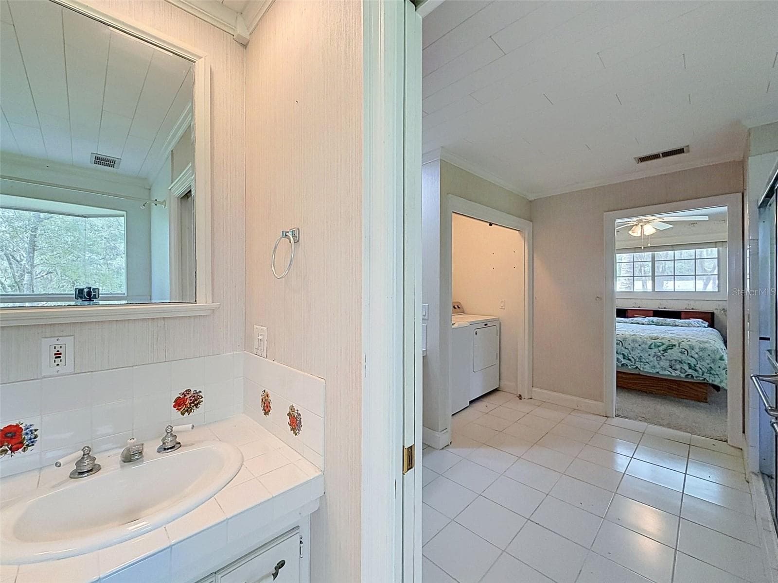 Single Family Residence at 11 PATRICIA RD, YANKEETOWN, photo 37 of 87
