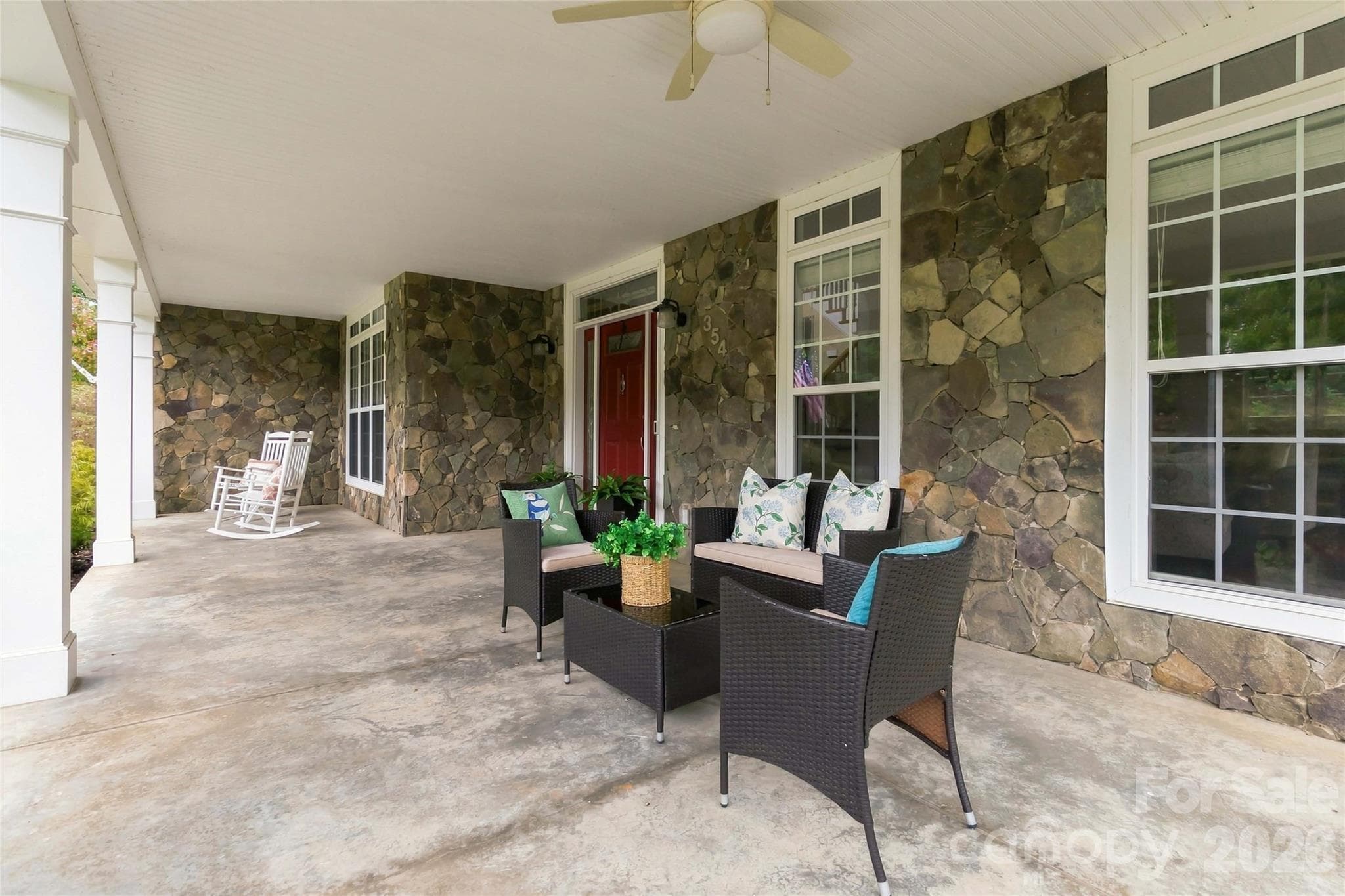 Single Family Residence at 354 Robinson Road, Mooresville, photo 4 of 48
