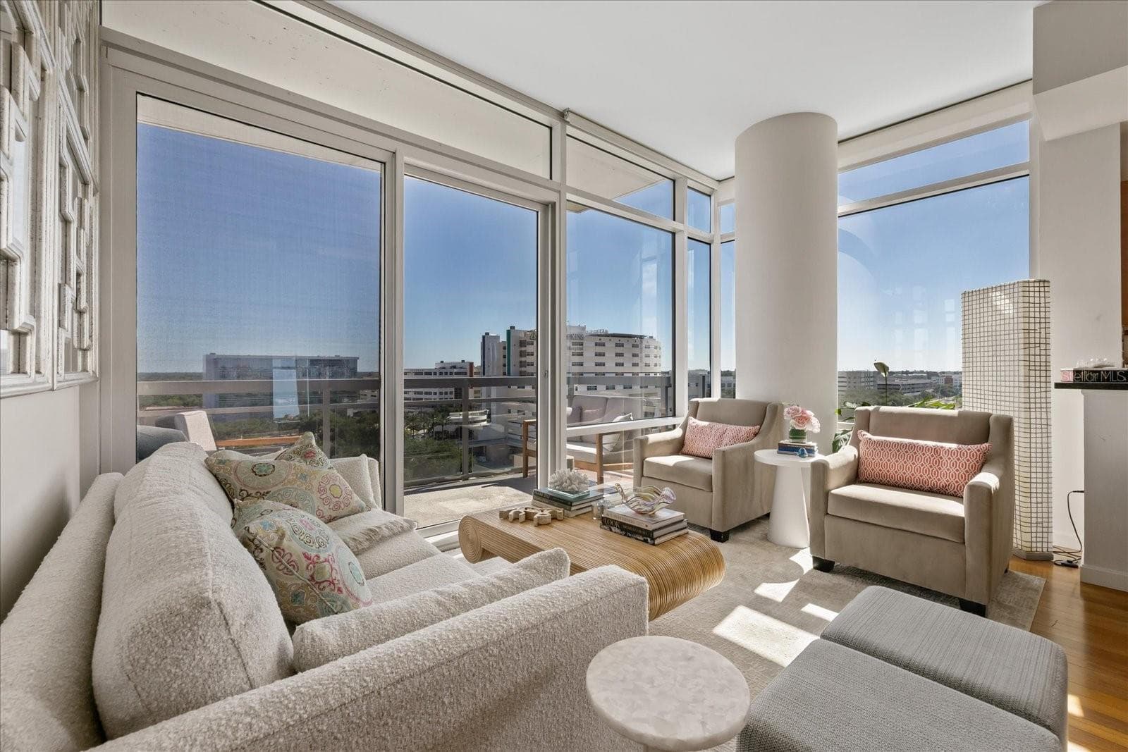 Condominium at 400 4TH AVE S #1004, ST PETERSBURG, photo 8 of 61