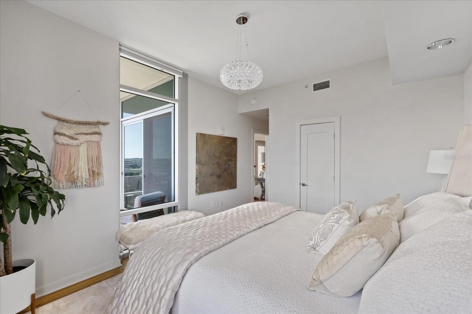 Condominium at 400 4TH AVE S #1004, ST PETERSBURG, photo 26 of 61