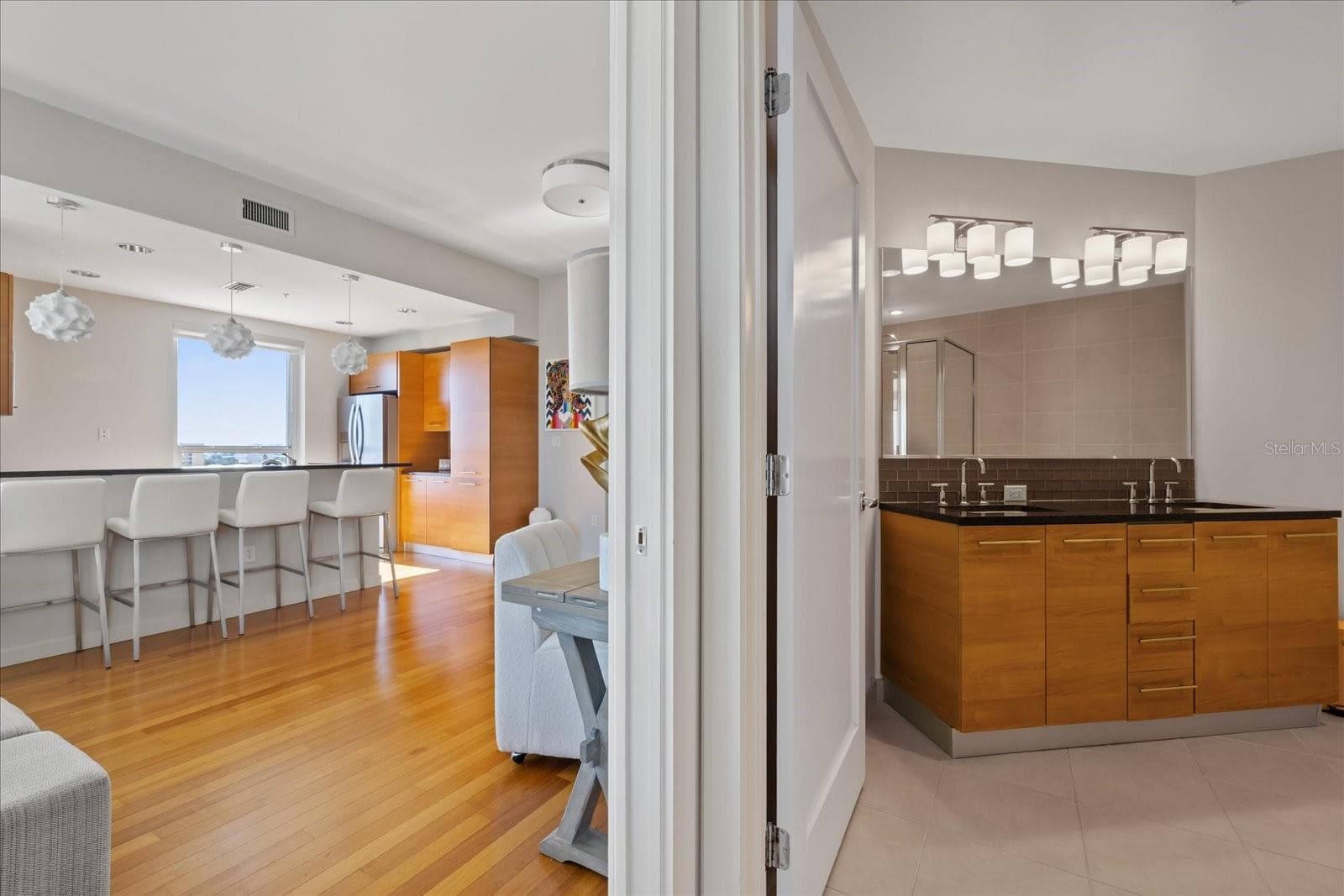Condominium at 400 4TH AVE S #1004, ST PETERSBURG, photo 35 of 61