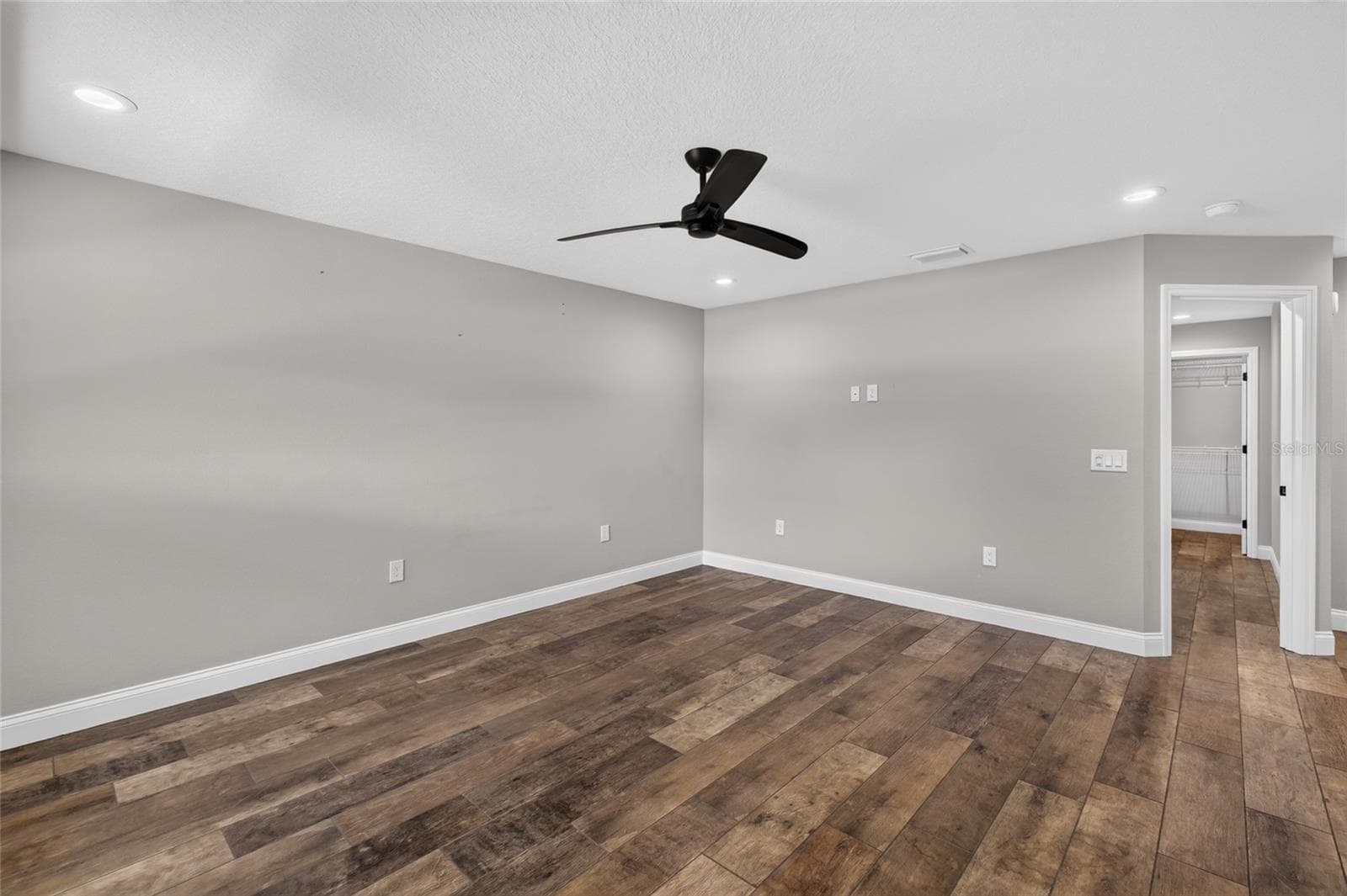 Single Family Residence at 6631 THORNHILL RD, WINTER HAVEN, photo 4 of 24