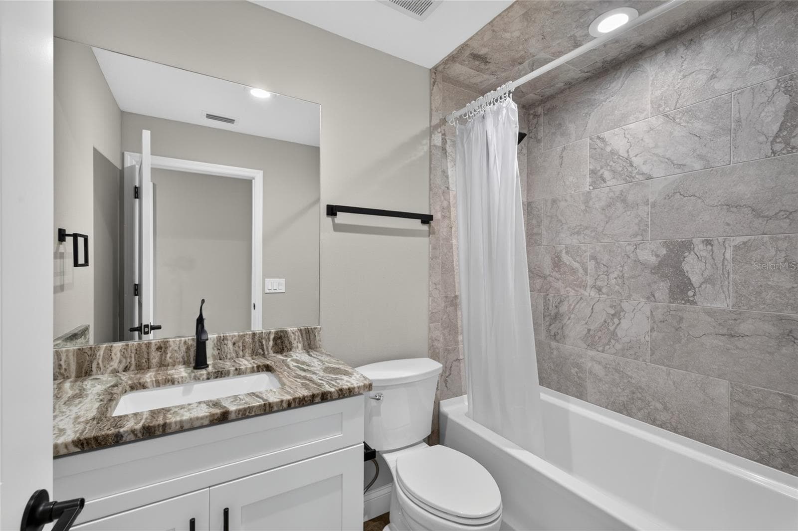 Single Family Residence at 6631 THORNHILL RD, WINTER HAVEN, photo 18 of 24