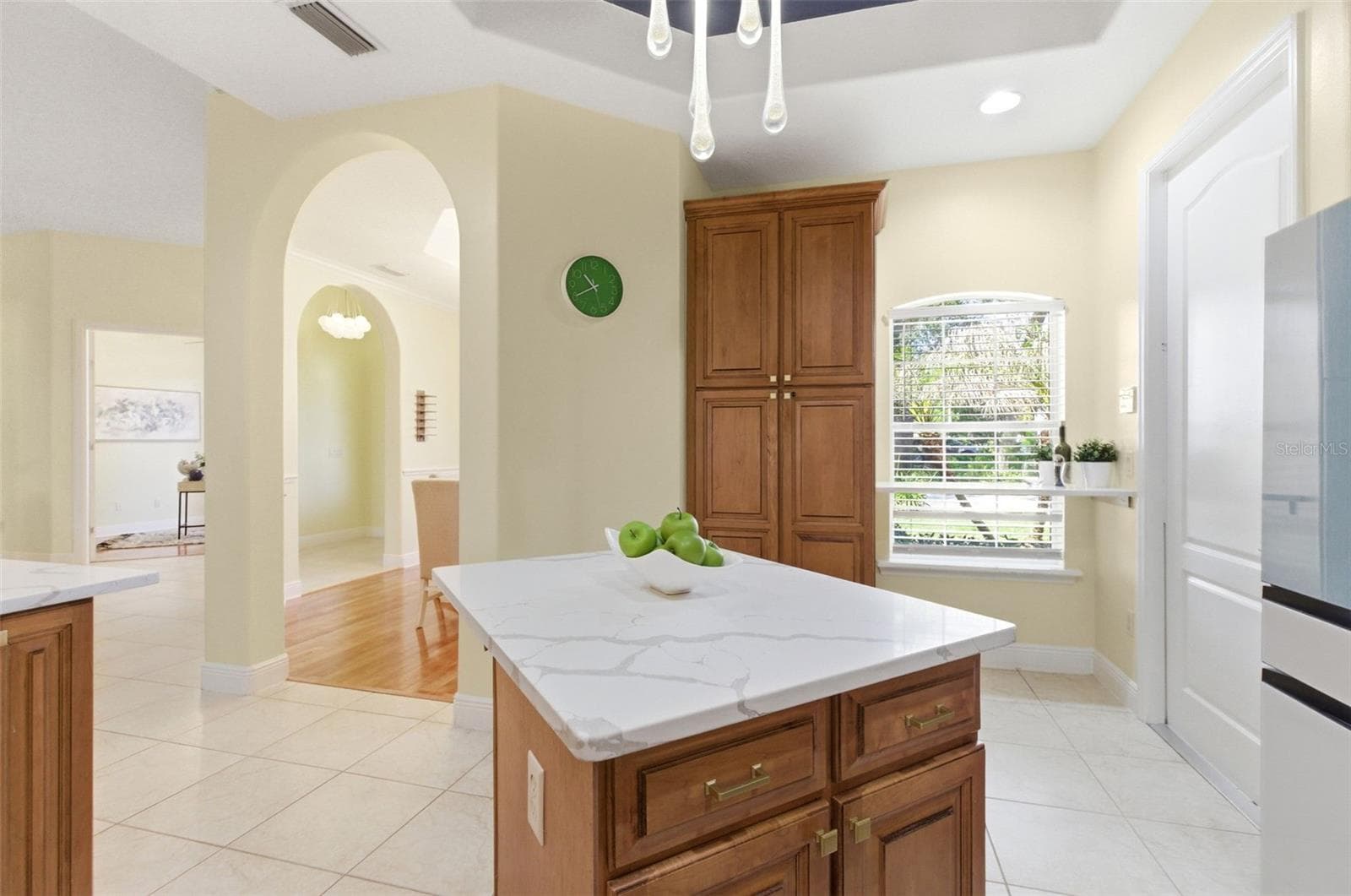 Single Family Residence at 1064 CEASARS CT, MOUNT DORA, photo 9 of 40