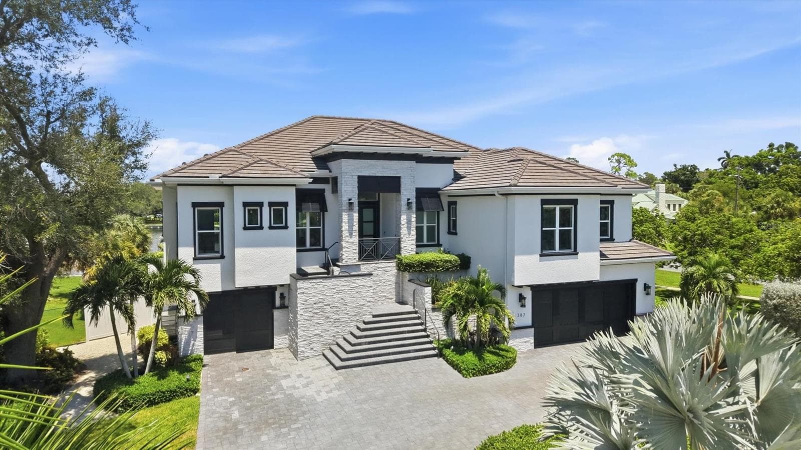 Front Elevation - 387 S SHORE DR, SARASOTA