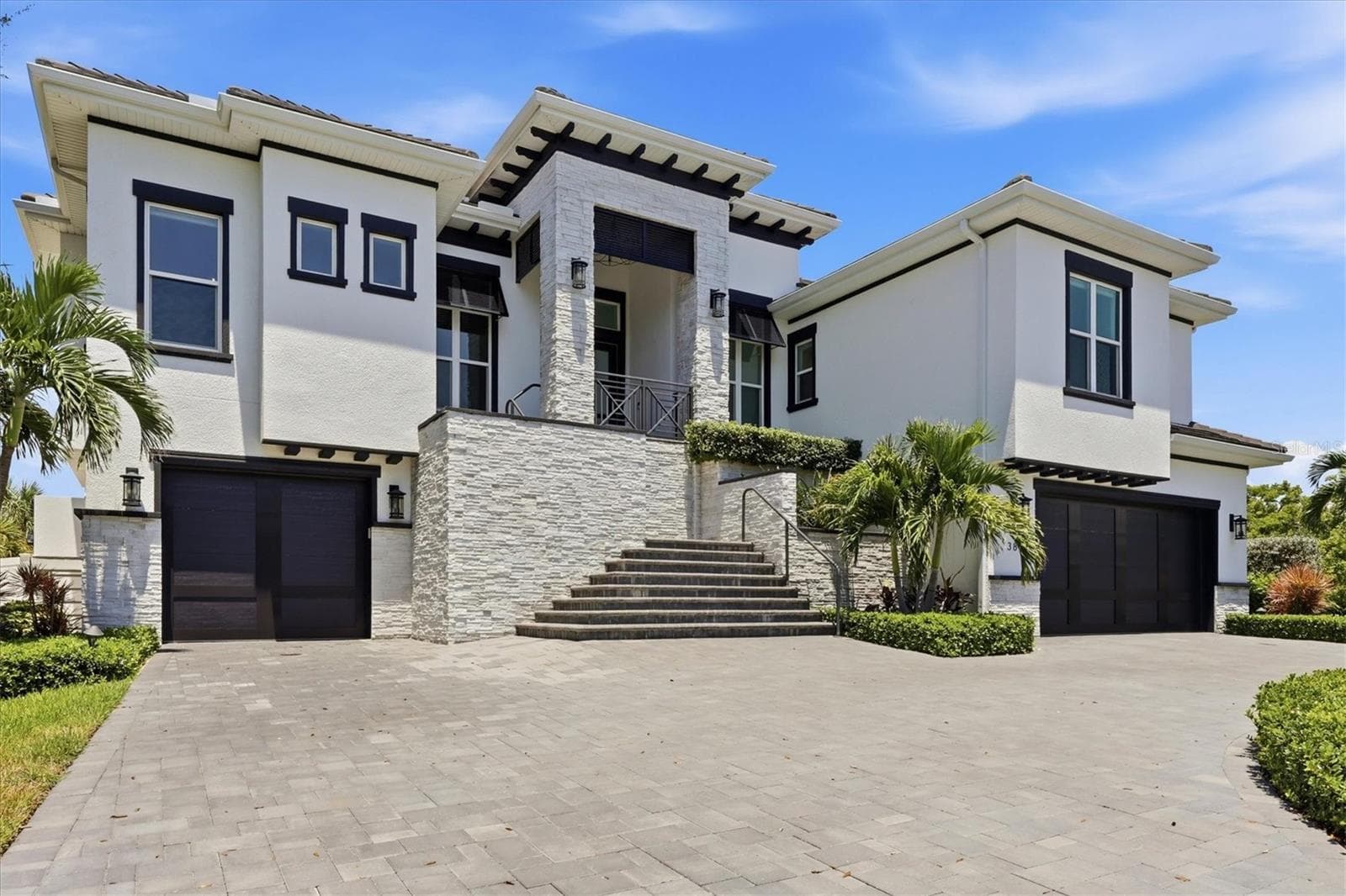 Front Elevation - 387 S SHORE DR, SARASOTA